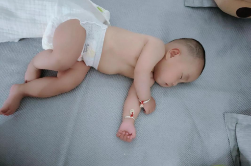 甘孜没满月的宝宝 甘孜没满月的宝宝